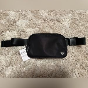 Lululemon Crossbody Bag (Black)